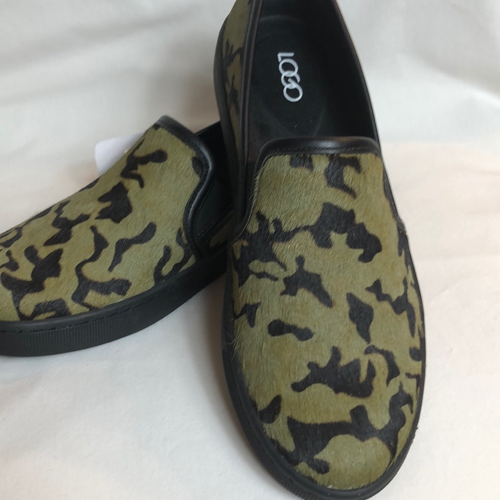 LOGO by Isaac Mizrahi new calfskin flats